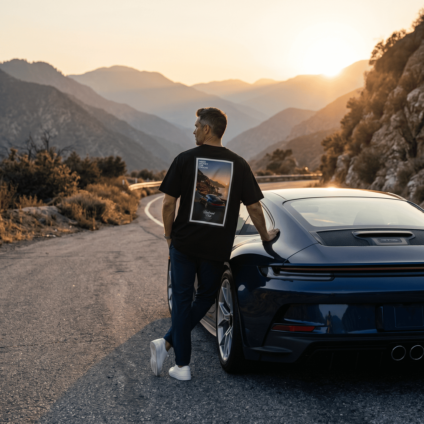 Camiseta Porsche 911 "Atardecer en Amalfi" — The Long Way Vol. 02